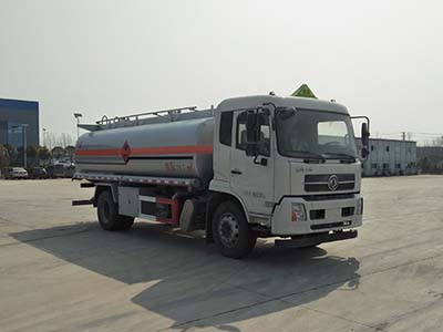 程力威牌CLW5180GYYD6型運油車