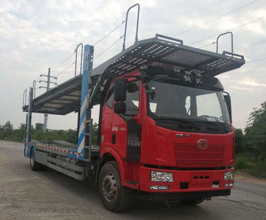 程力威牌CLW5181TCLC5型車(chē)輛運(yùn)輸車(chē)